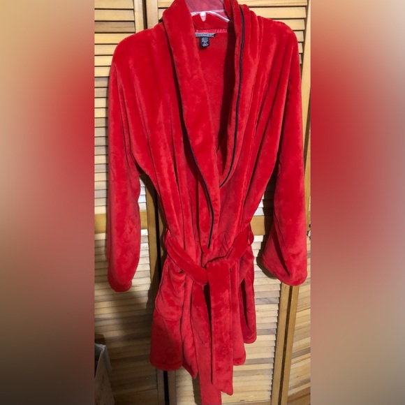 VICTORIA'S SECRET Signature VS Women’s Red Belted Robe Size Medium - Picture 5 of 7